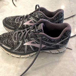 Brooks GTS 17 Running Shoe